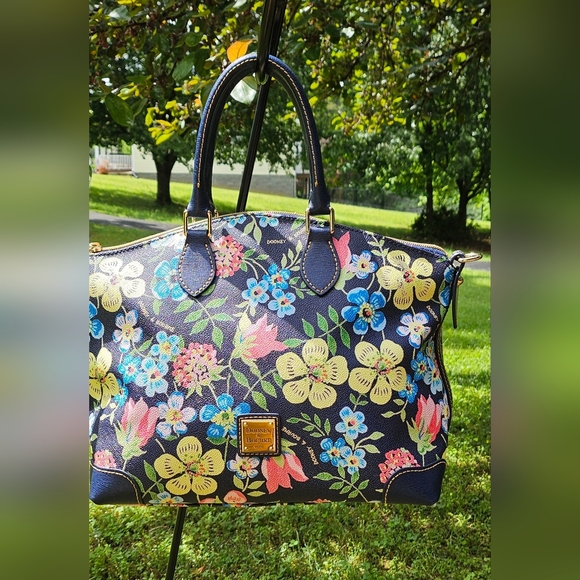 Dooney & Bourke Large Satchel EUC - Picture 5 of 16